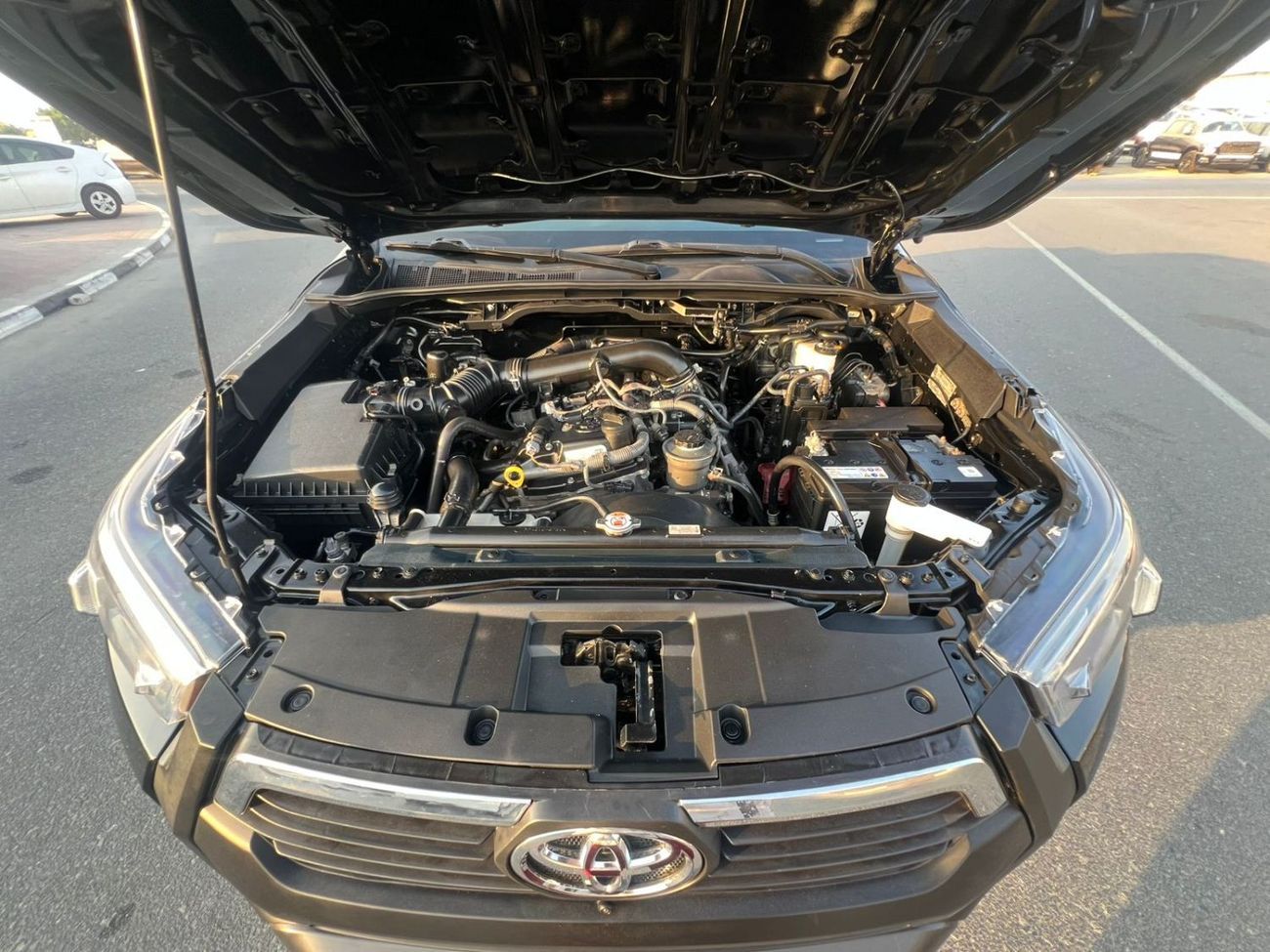 Toyota Hilux 2018 Toyota Hilux GL Black Edition Advanture Modified - 2.7L V4 - AWD 4x4- 360* CAM - Push Start - P