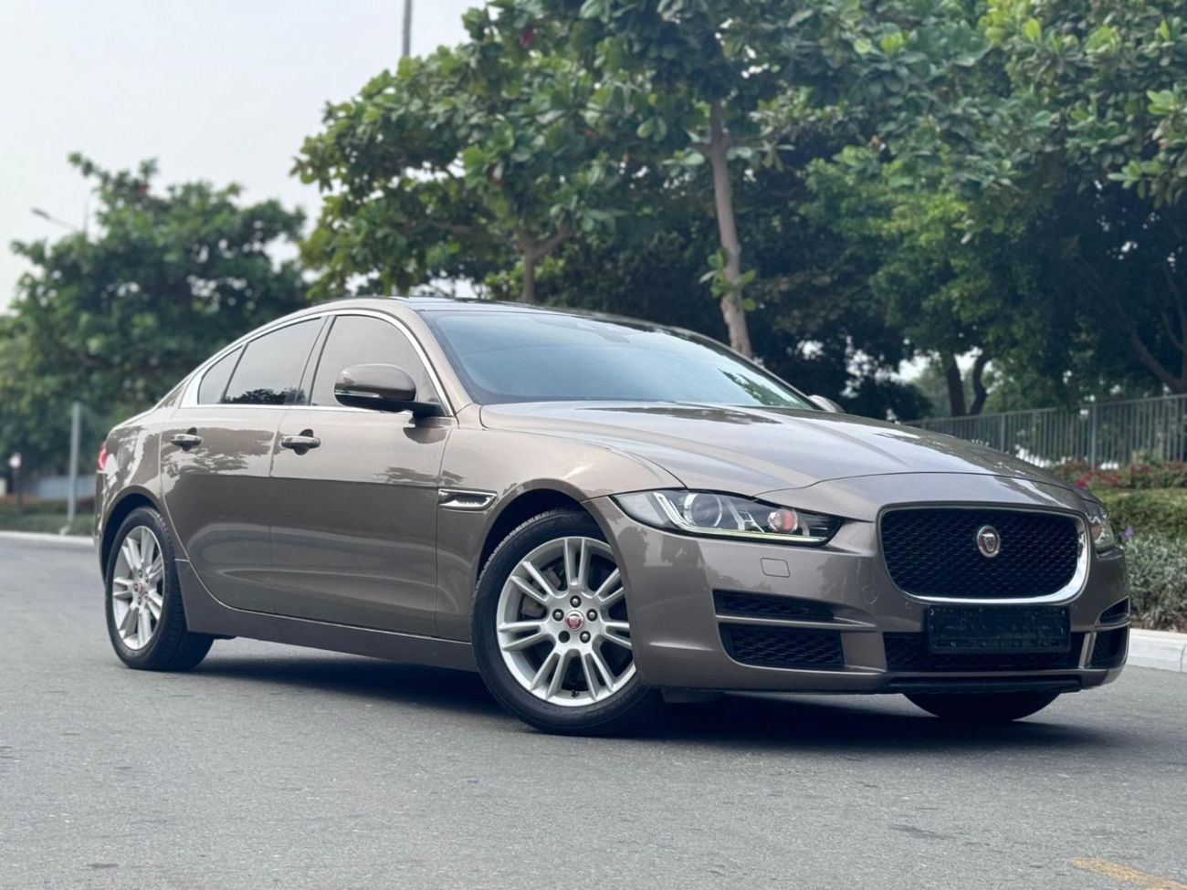 جاكوار XE HSE 2.0L (250 HP)