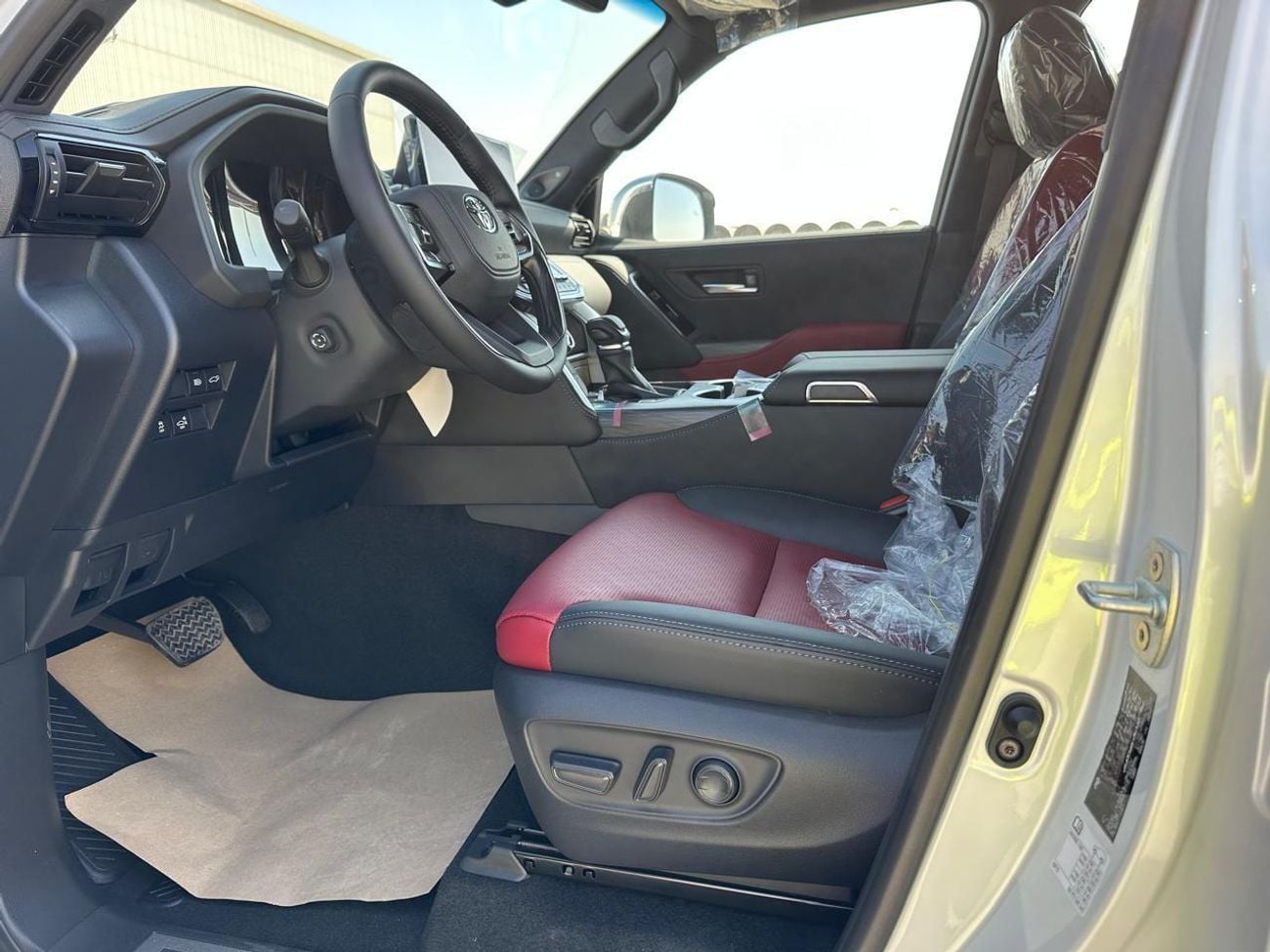 Toyota Land Cruiser 2026 Toyota Land Cruiser LC300 VXR (Full-Option with Radar) 3.5L V6 Twin Turbo Hybrid A/T 4WD Export