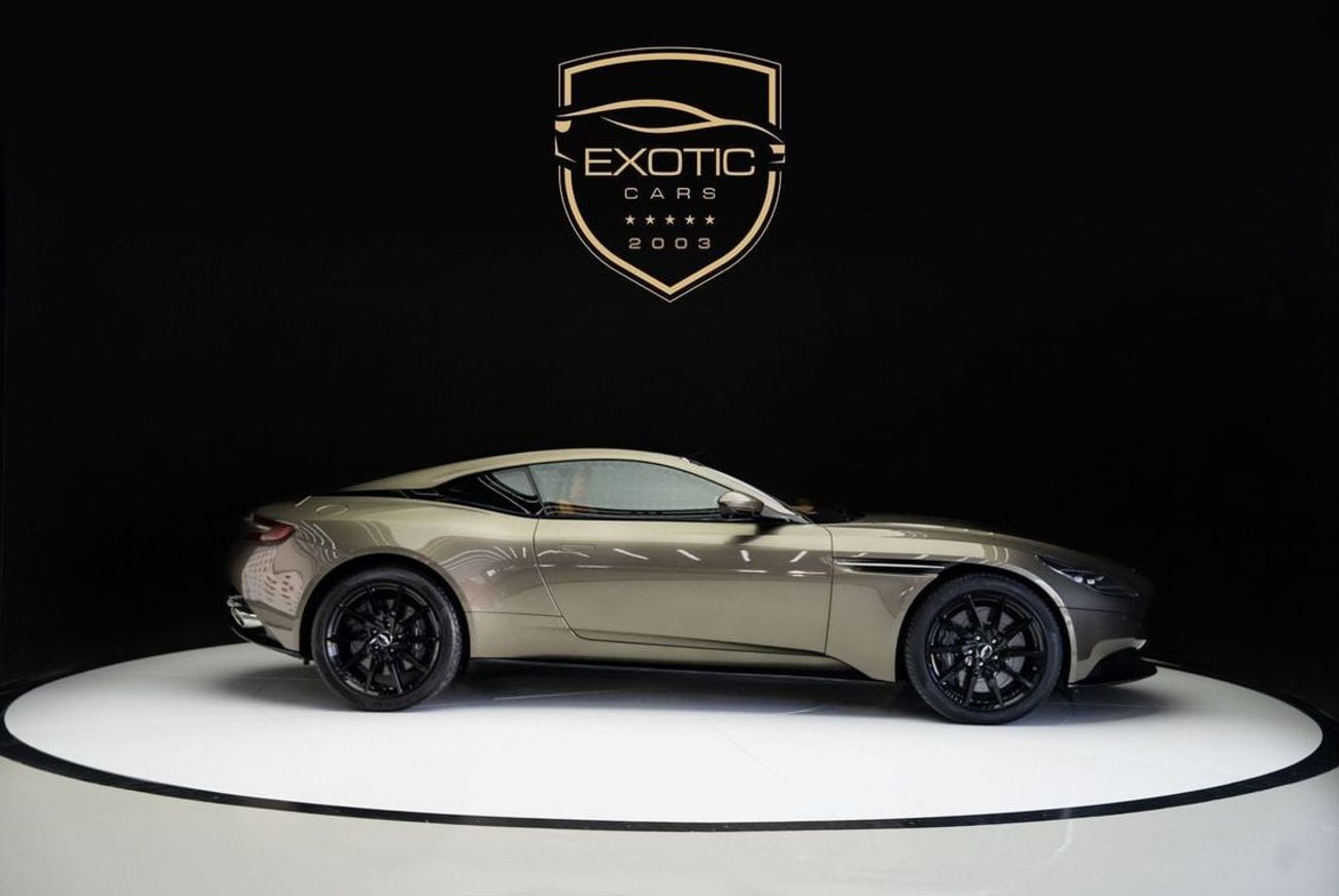 أستون مارتن DB11 Std 4.0L