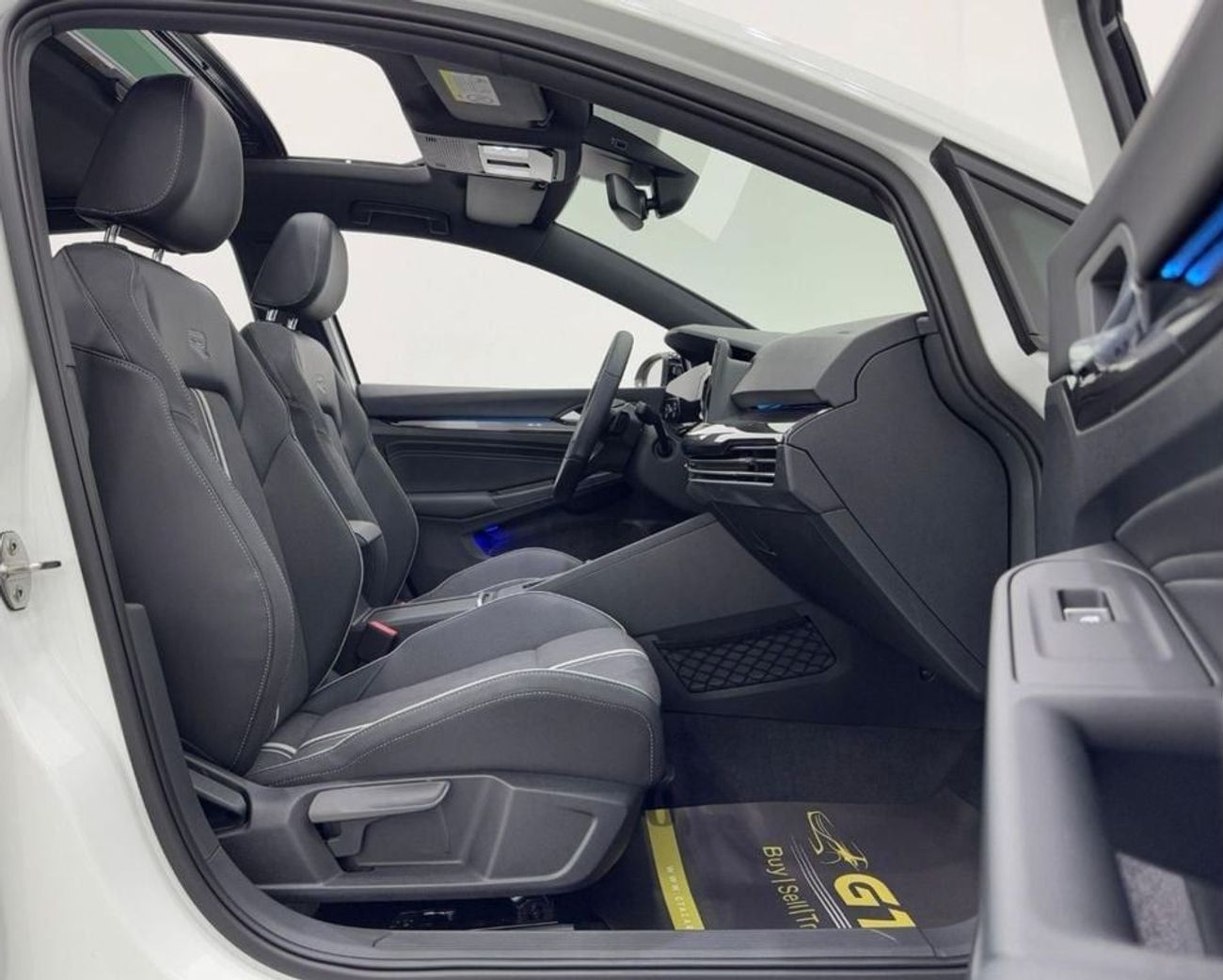 فولكس واجن جولف 280TSI *Brand New* 2025 Volkswagen Golf 280TSI, Warranty, Delivery Kms, Excellent Condition