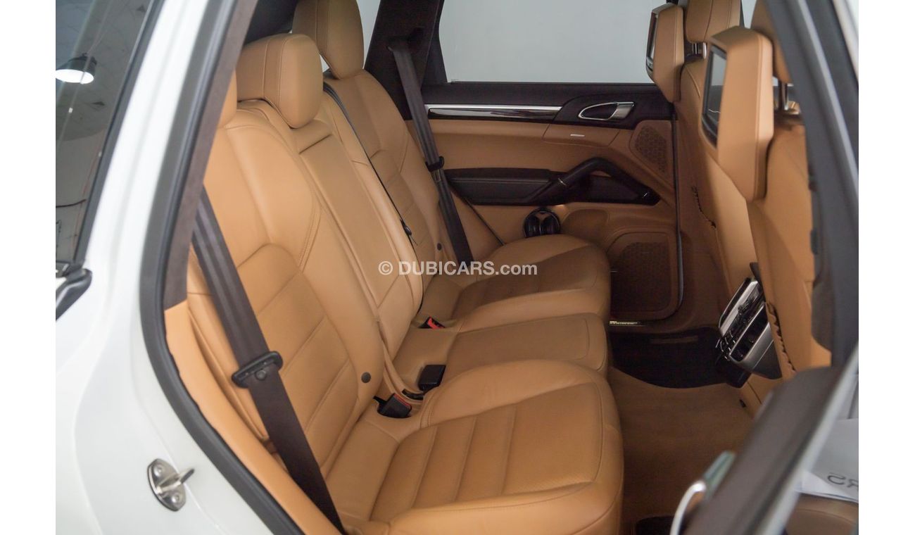 Porsche Cayenne 2016 Porsche Cayenne GTS 3.6L V6/ High Option / Sport Chrono Package & Sports Exhaust