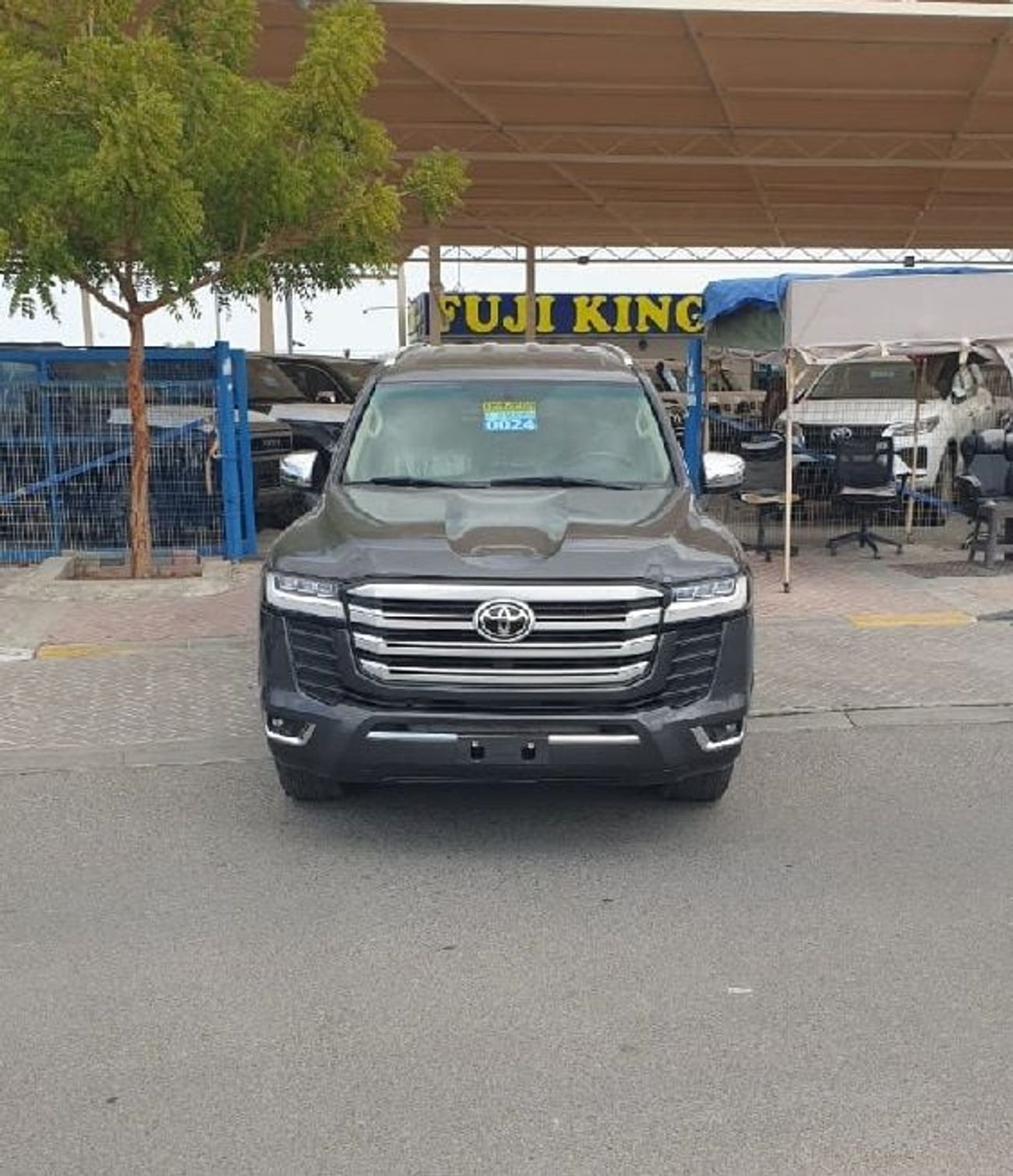 تويوتا لاند كروزر GXR 4.5L AUTOMATIC * PETROL * 4WD * 7 SEATS * 5DOOR