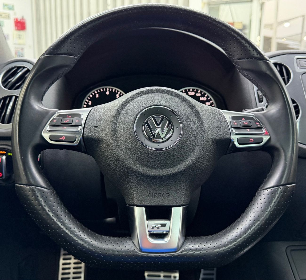 فولكس واجن تيجوان R-Line 2.0L