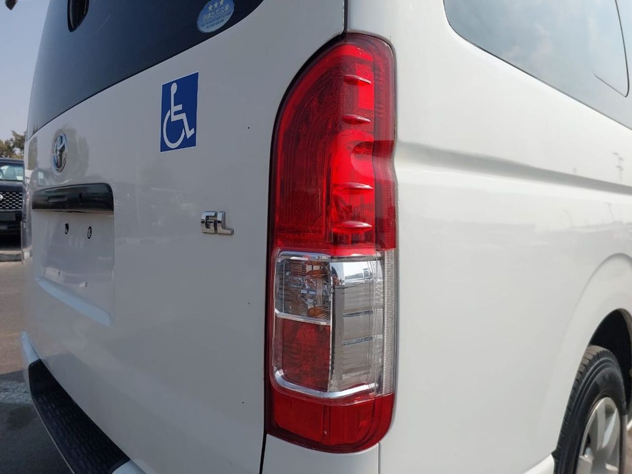 Toyota Hiace TOYOTA HIACE COMMUTER VAN RHD 2015 MODEL 2.7 L PETROL AUTOMATIC(PM07411)