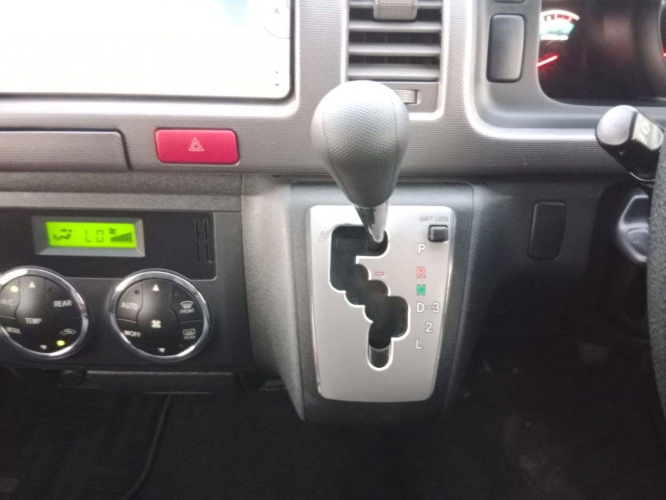 Toyota Hiace TOYOTA HIACE VAN RIGHT HAND DRIVE(PM74575)