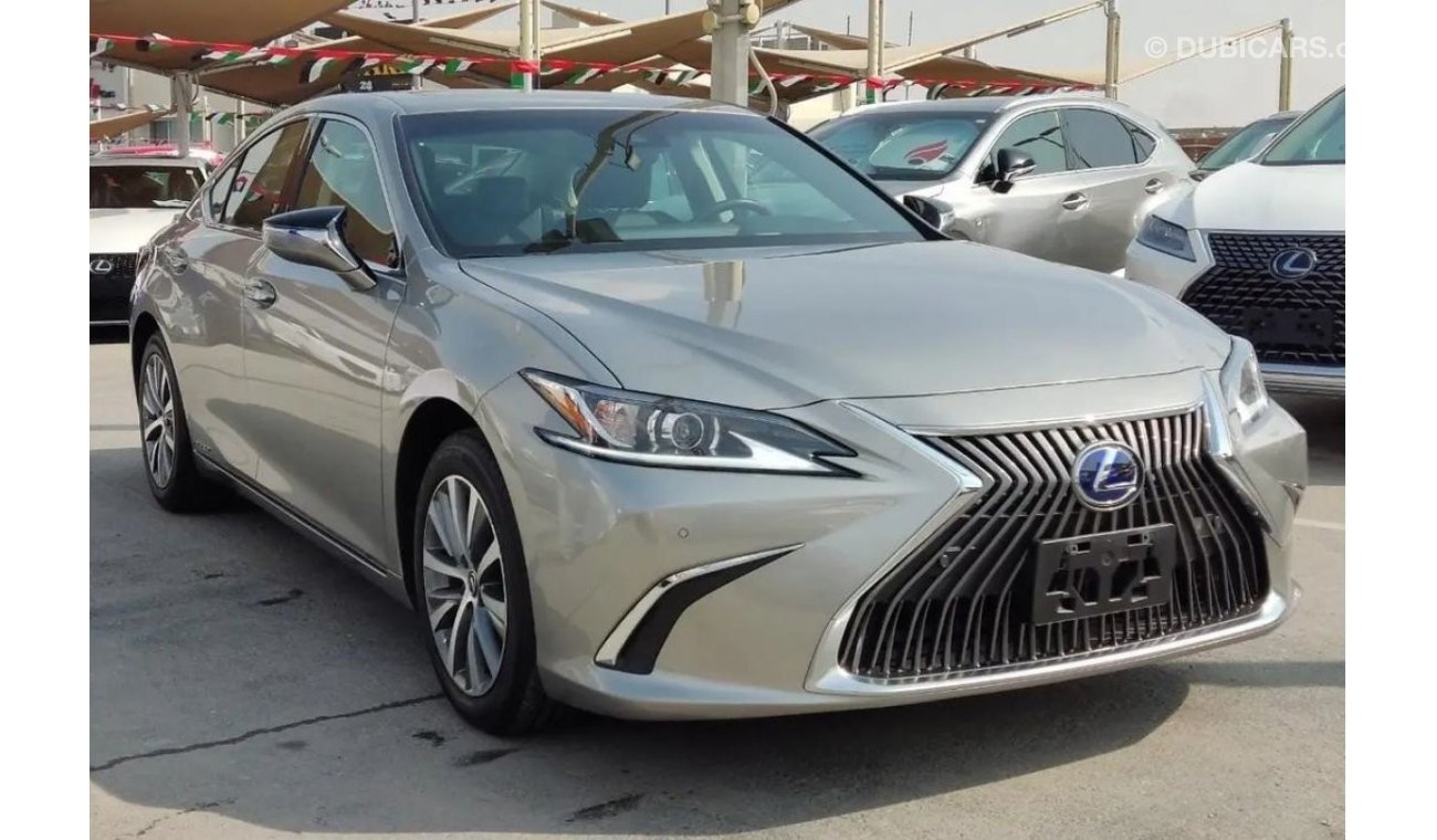 لكزس ES 300 HYBRID / CLEAN CAR / WITH WARRANTY