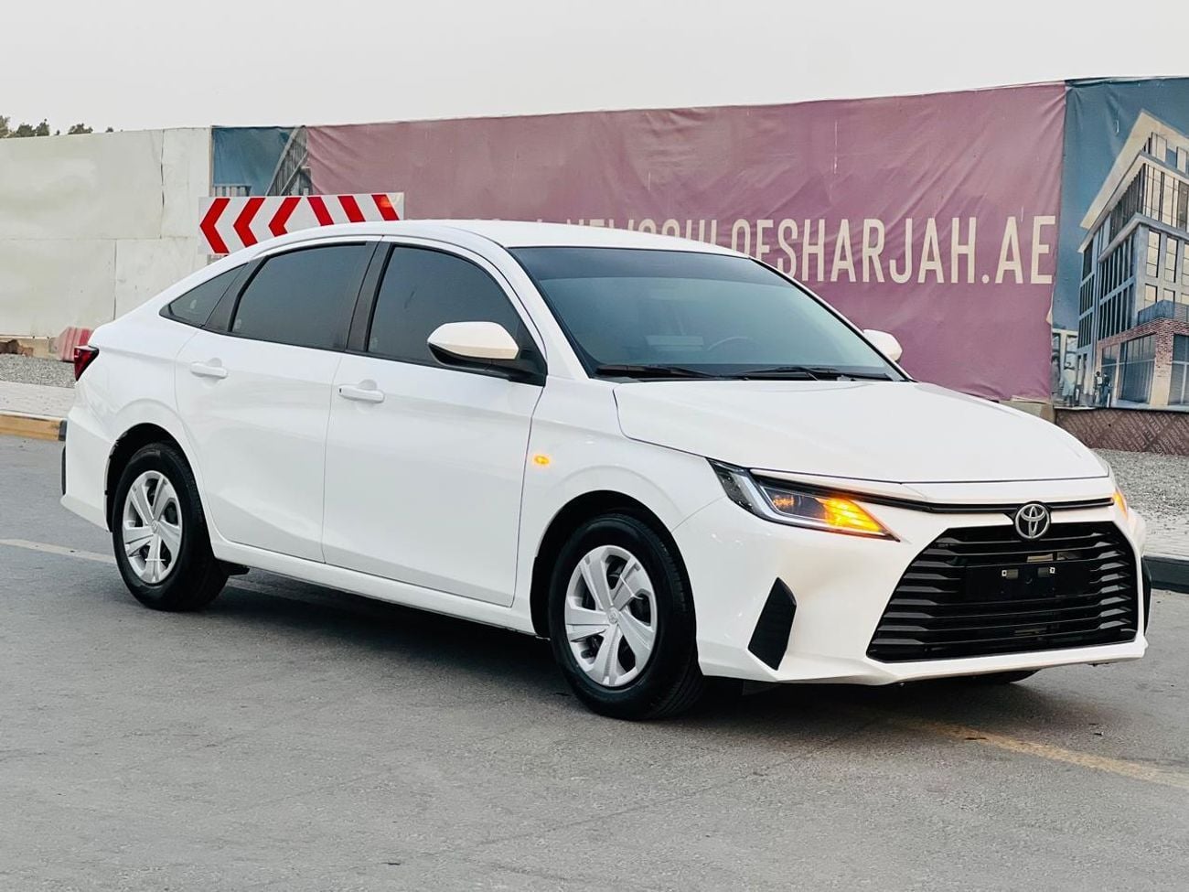 تويوتا يارس 1.5L E