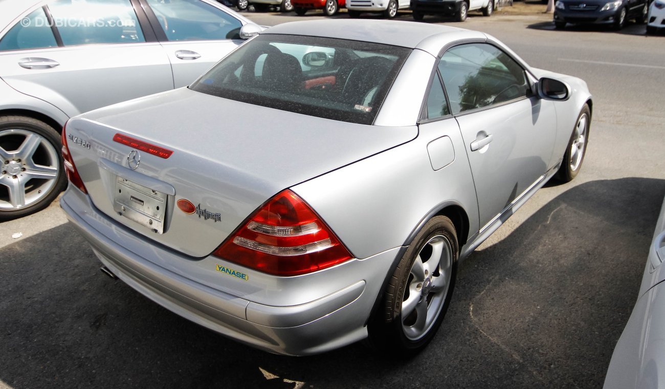 Mercedes-Benz SLK 320