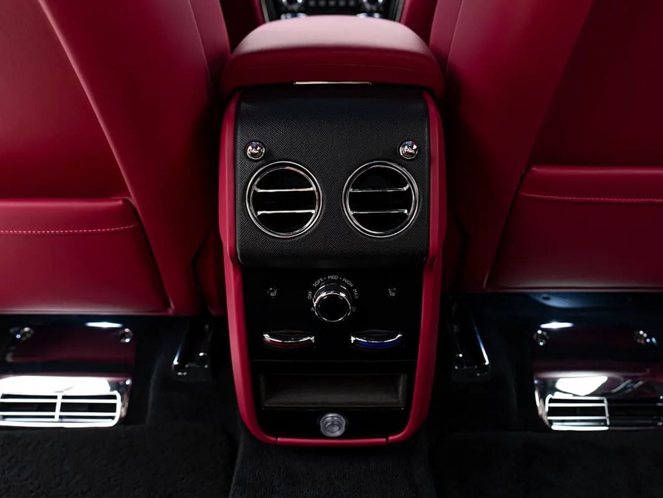 رولز رويس كولينان Black Badge | Brand | Bespoke Interior