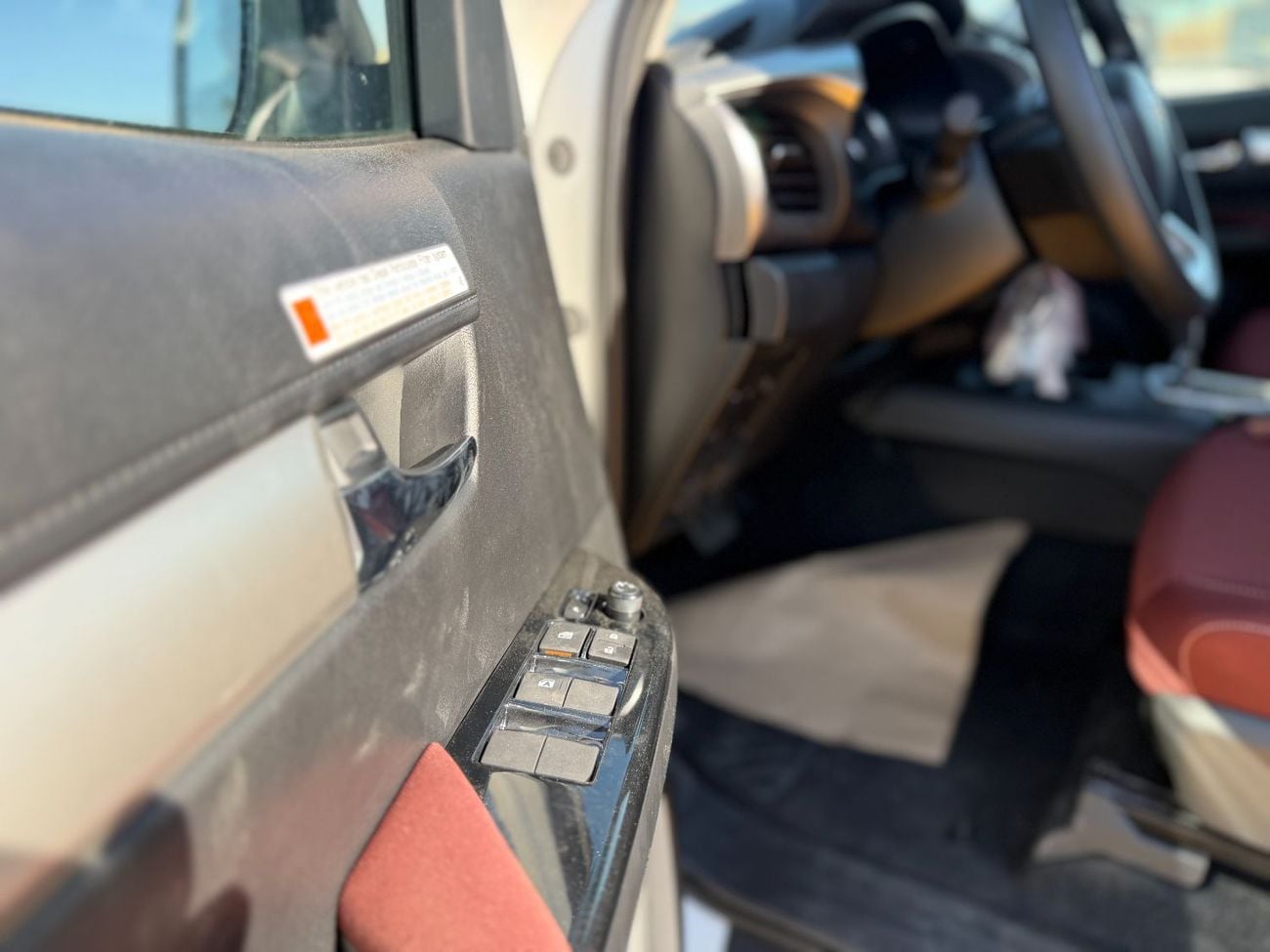 Toyota Hilux SR5 S-GLX D-4D Automatic . Diesel 2.8L 4Cyl