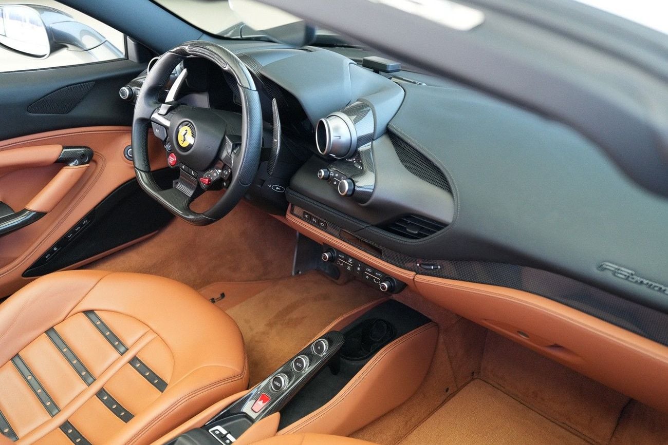 Ferrari F8 Spider STD
