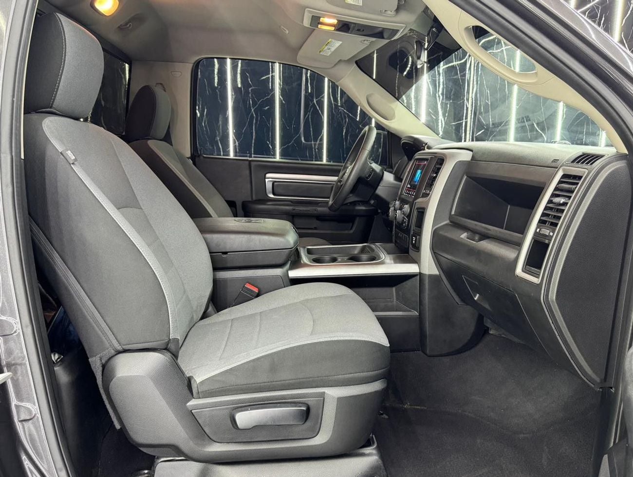 Dodge RAM 1500 Regular Cab  |  5.7 L HEMI V8 VVT | 8 Speed | GCC |