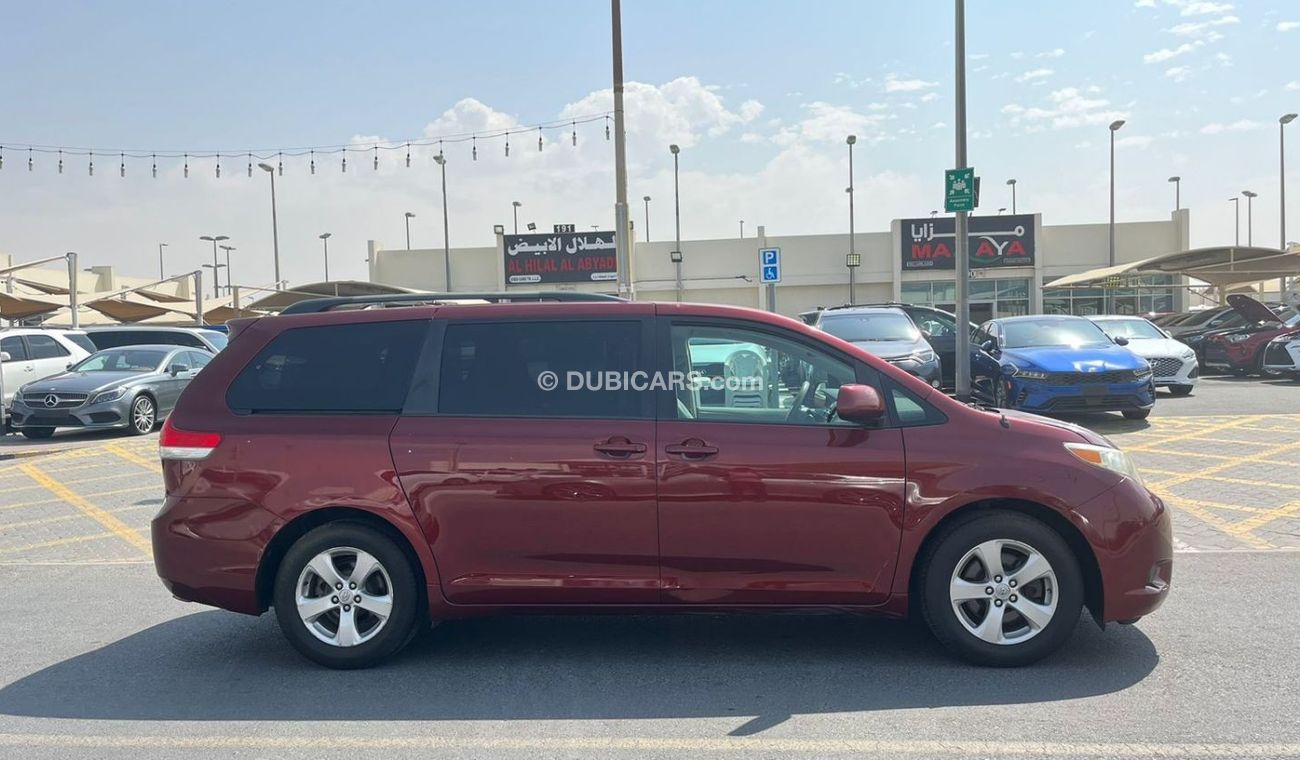 تويوتا سيينا full option