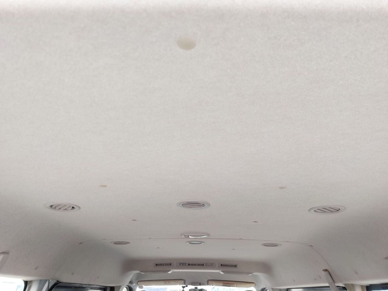 Toyota Hiace TOYOTA HIACE COMMUTER VAN RHD 2012 MODEL 2.7 L PETROL AUTOMATIC(PM15298)