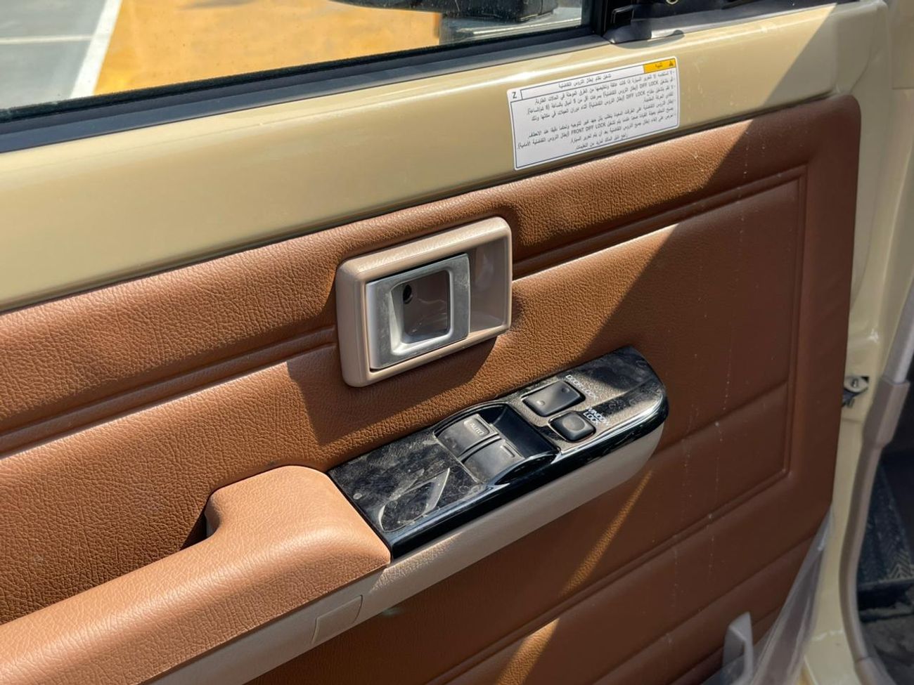 Toyota Land Cruiser Pick Up Toyota LAND CRUISER SC AT PETROL 4.0L WIN-DIFF-COOLBOX