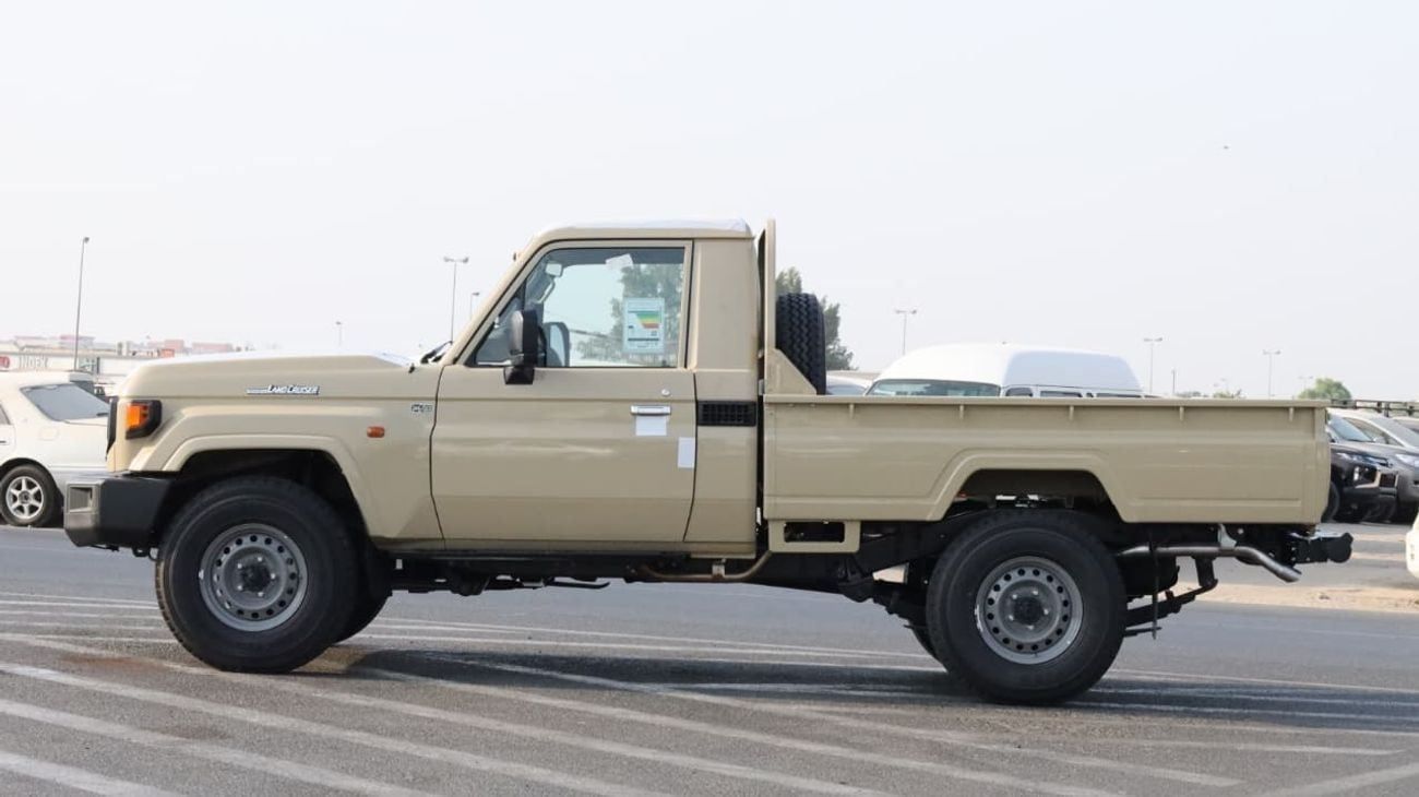 Toyota Land Cruiser Toyota Land Cruiser LC79 SC 4.0 AT 2025 basic GCC
