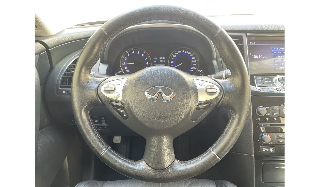 إنفينيتي QX70 3.7L | QX70|  GCC | EXCELLENT CONDITION | FREE 2 YEAR WARRANTY | FREE REGISTRATION | 1 YEAR FREE INS