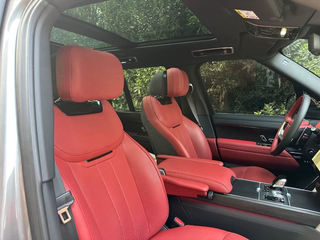 Land Rover Range Rover LWB SV P615 4.4L | 2023 Range Rover Vogue SV | Luxury SUV | 21,000 KM | Perfect Condition