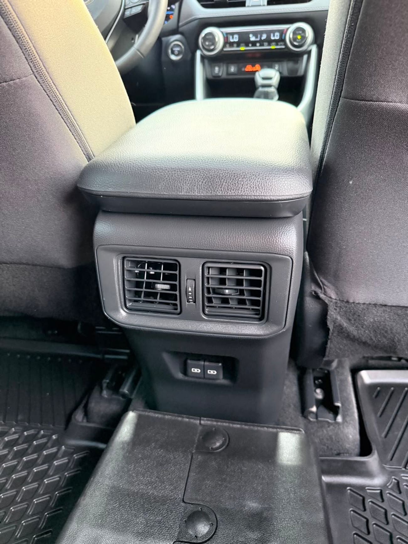 تويوتا راف ٤ XLE HEV Hybrid