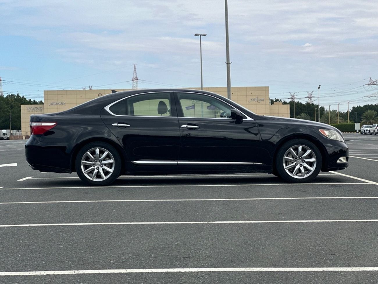 Lexus LS460 MODEL 2008 car perfect condition inside and outside