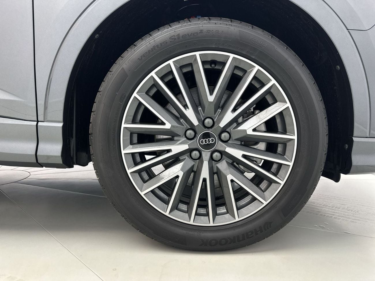 أودي Q3 Q3 Sportback 40 TFSI quat 180hp S line (Ref# 07836)