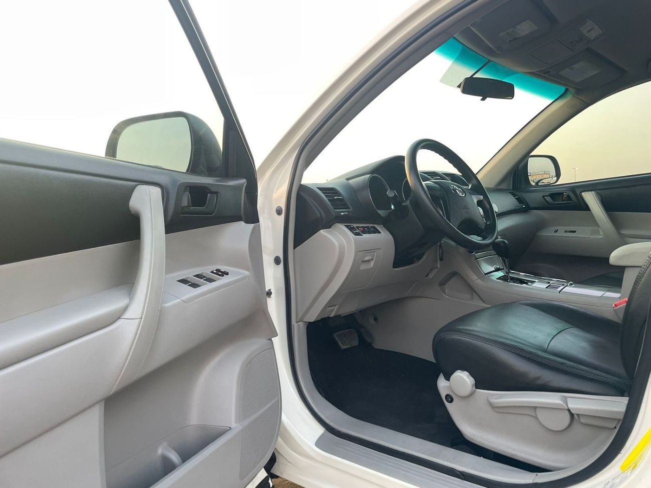 تويوتا هايلاندر 2012 Toyota Highlander LE+ MidOption - 3.5L V6 - 7 Seater - Fully Maintained - 90,000 Mileage