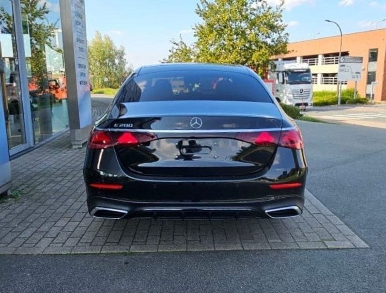 Mercedes-Benz E200 2.0L Premium Plus AMG LINE 2025 {Export}