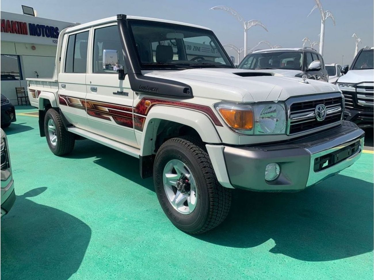 تويوتا لاند كروزر بيك آب 2023 Toyota Land Cruiser Pickup 4.5L V8 Diesel with difflock Manual Zero KM