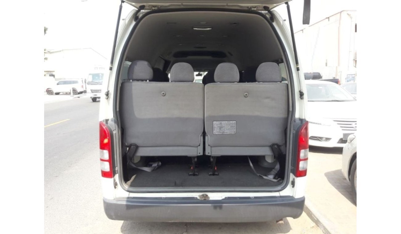 تويوتا هاياس Hiace Commuter RIGHT HAND DRIVE  (Stock no PM 729 )