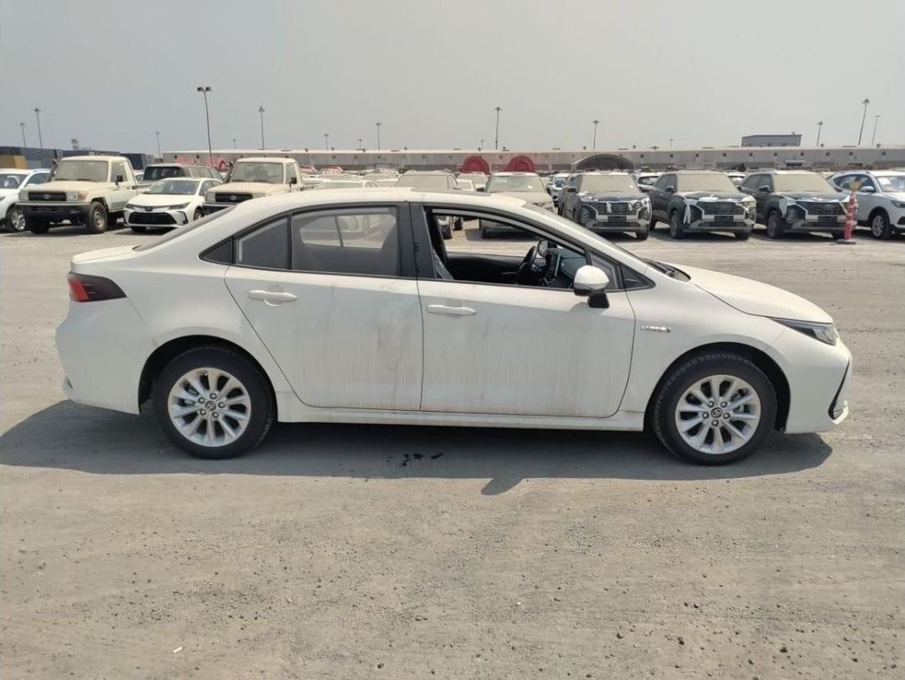 Toyota Corolla Toyota Corolla 1.8L Hybrid (Available on pre-order from China and ship to ROW)