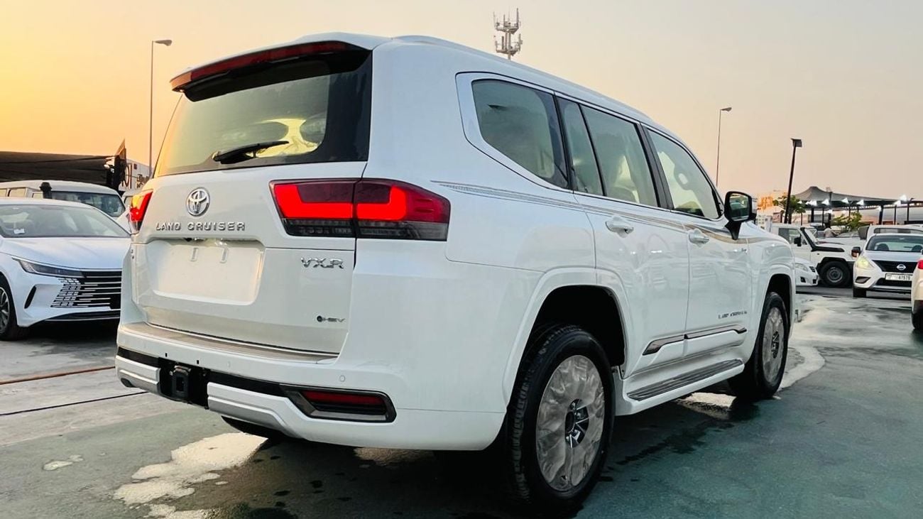 تويوتا لاند كروزر VXR
