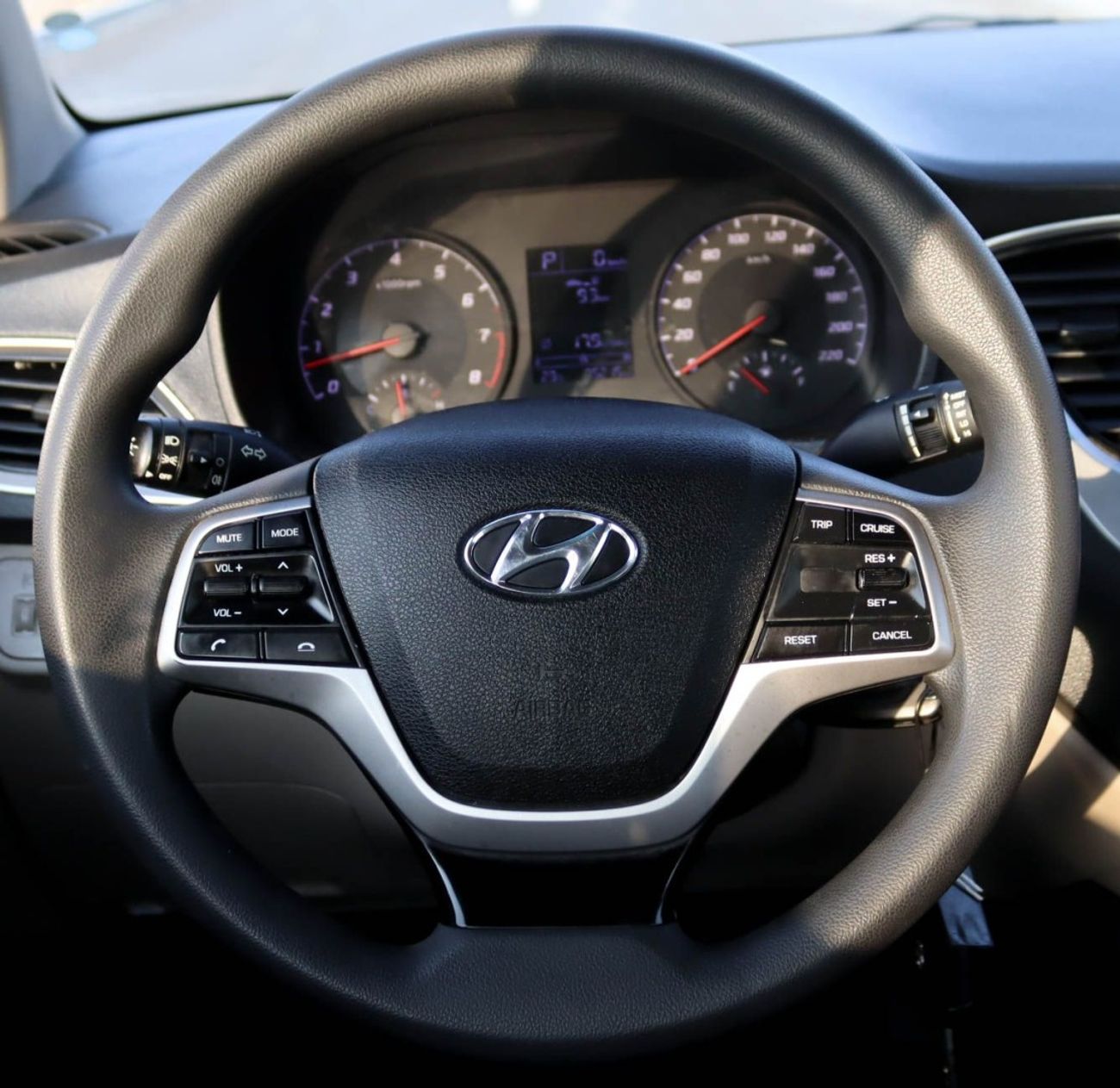 هيونداي أكسنت Base 1.6L (138 HP) hyundai accent  2021 GCC 1.6 L accident-free  in excellent condition 747 P.M