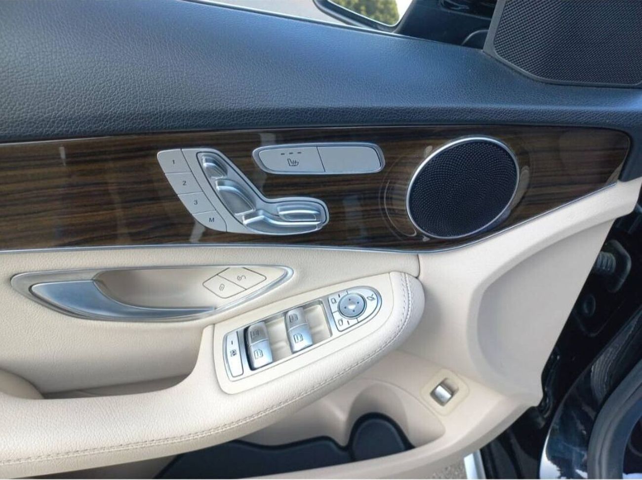 مرسيدس بنز C 300 Sport 2.0L (241 HP)