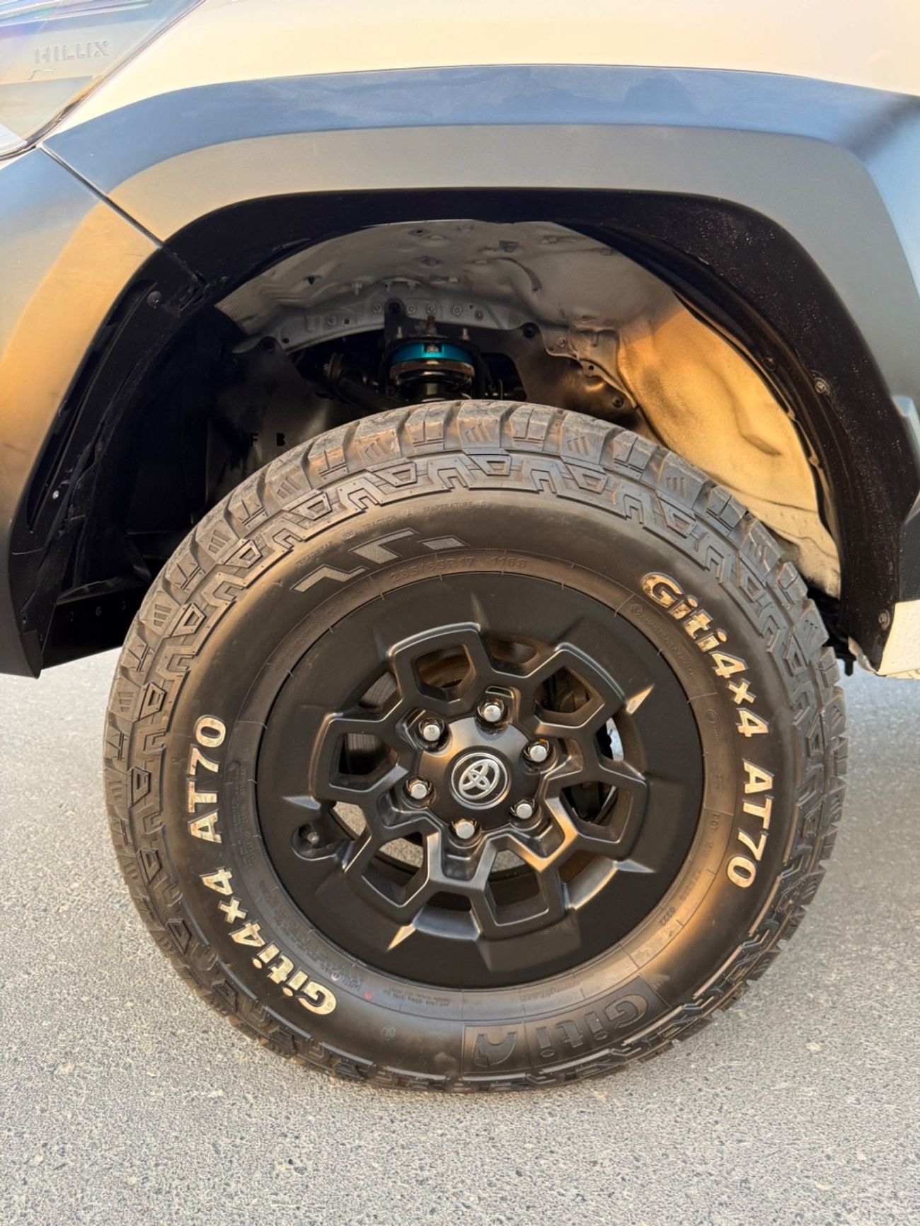 تويوتا هيلوكس DLS 2.4L