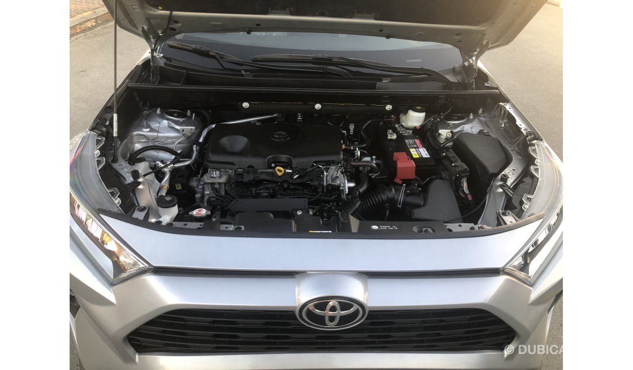 Toyota RAV4 LE