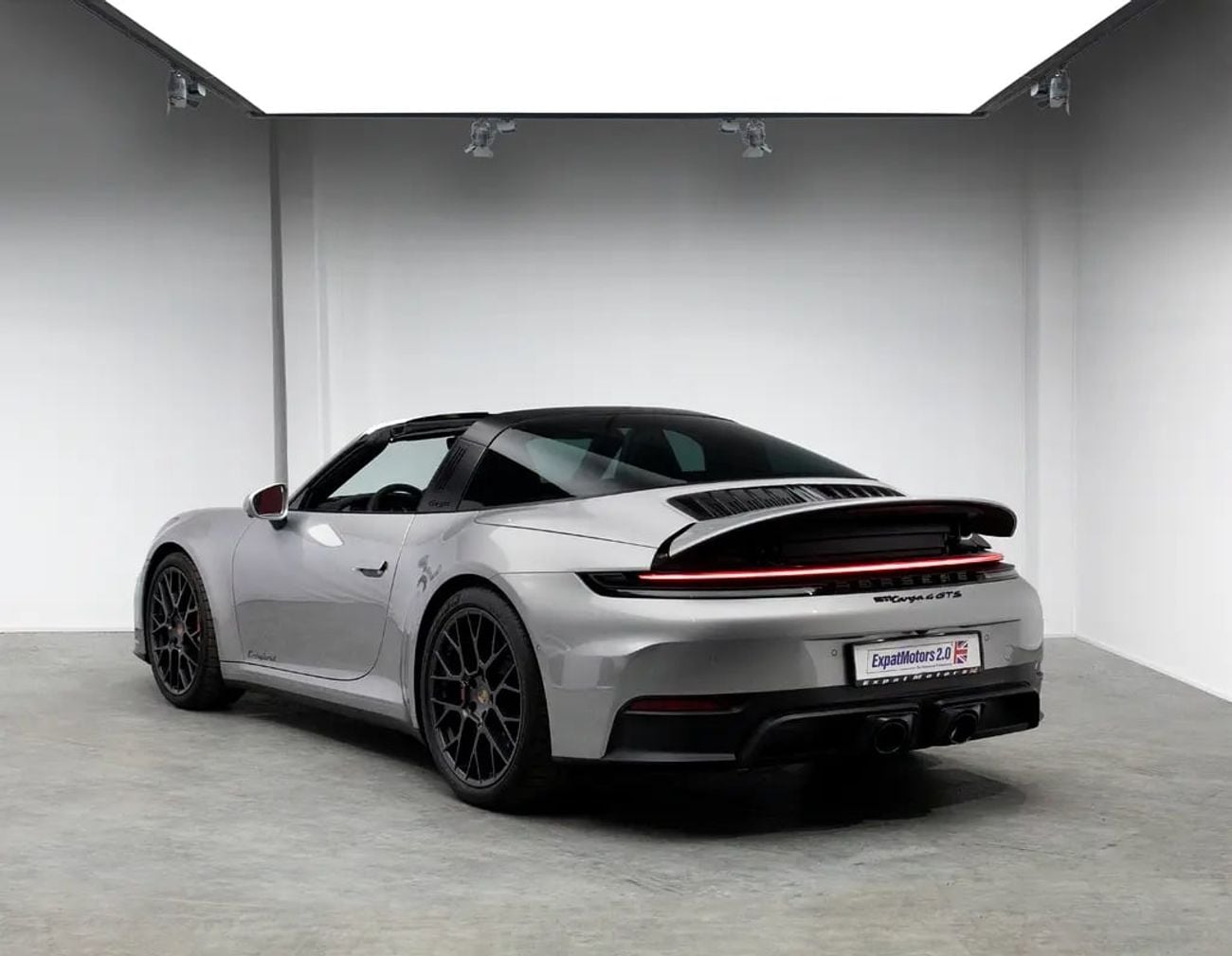 بورش 911 تارجا 4GTS .2 TARGA 4 GTS • Warranty until • GCC Spec