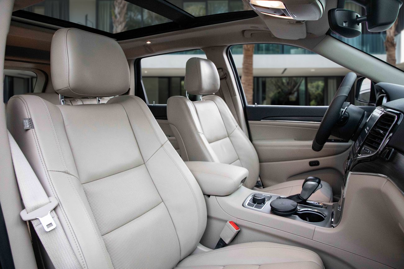 جيب جراند شيروكي Grand Cherokee Limited | 1,714 P.M | 0% Downpayment | Full Jeep Service History | Warranty!