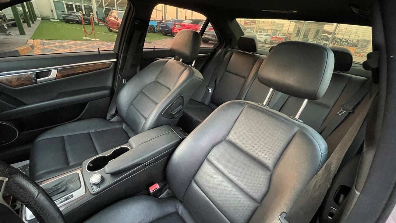 Mercedes-Benz C 250 Std 1.8L Full option