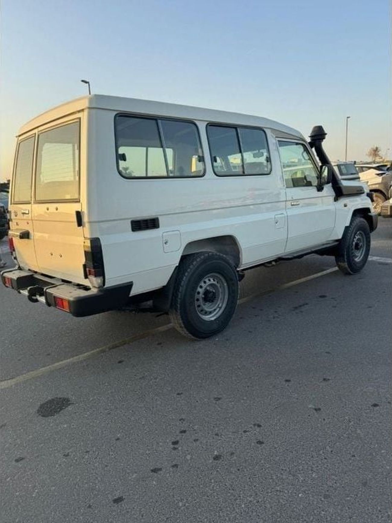 Toyota Land Cruiser 70 EXPORT ONLY - LC 78 MANUAL