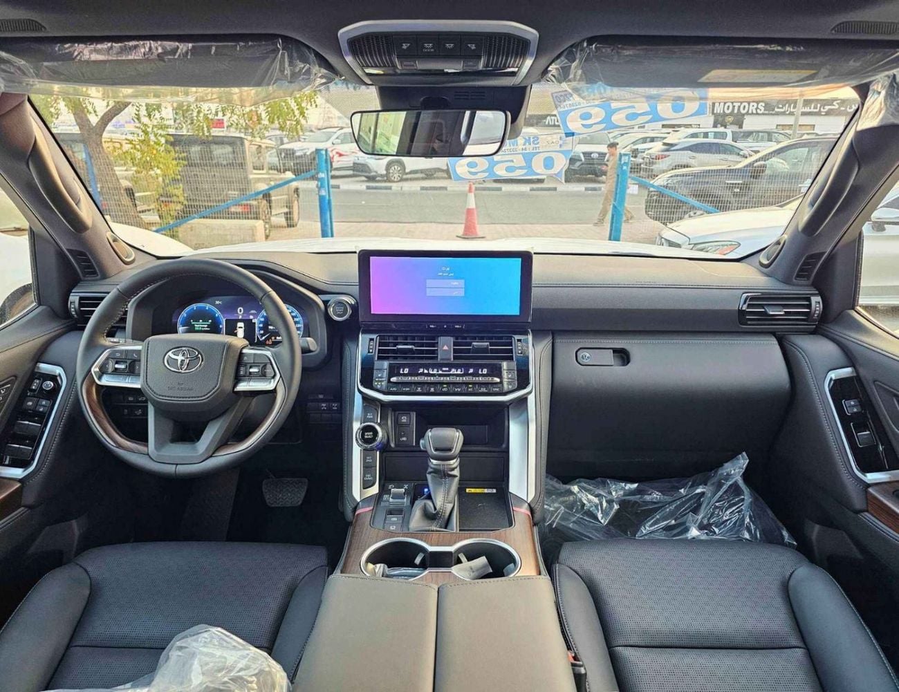 Toyota Land Cruiser VX || 4.0L PETROL V6 | RADAR | BIG DVD | LEATHER WITH MEMORY SEATS (CODE#VX4MA)