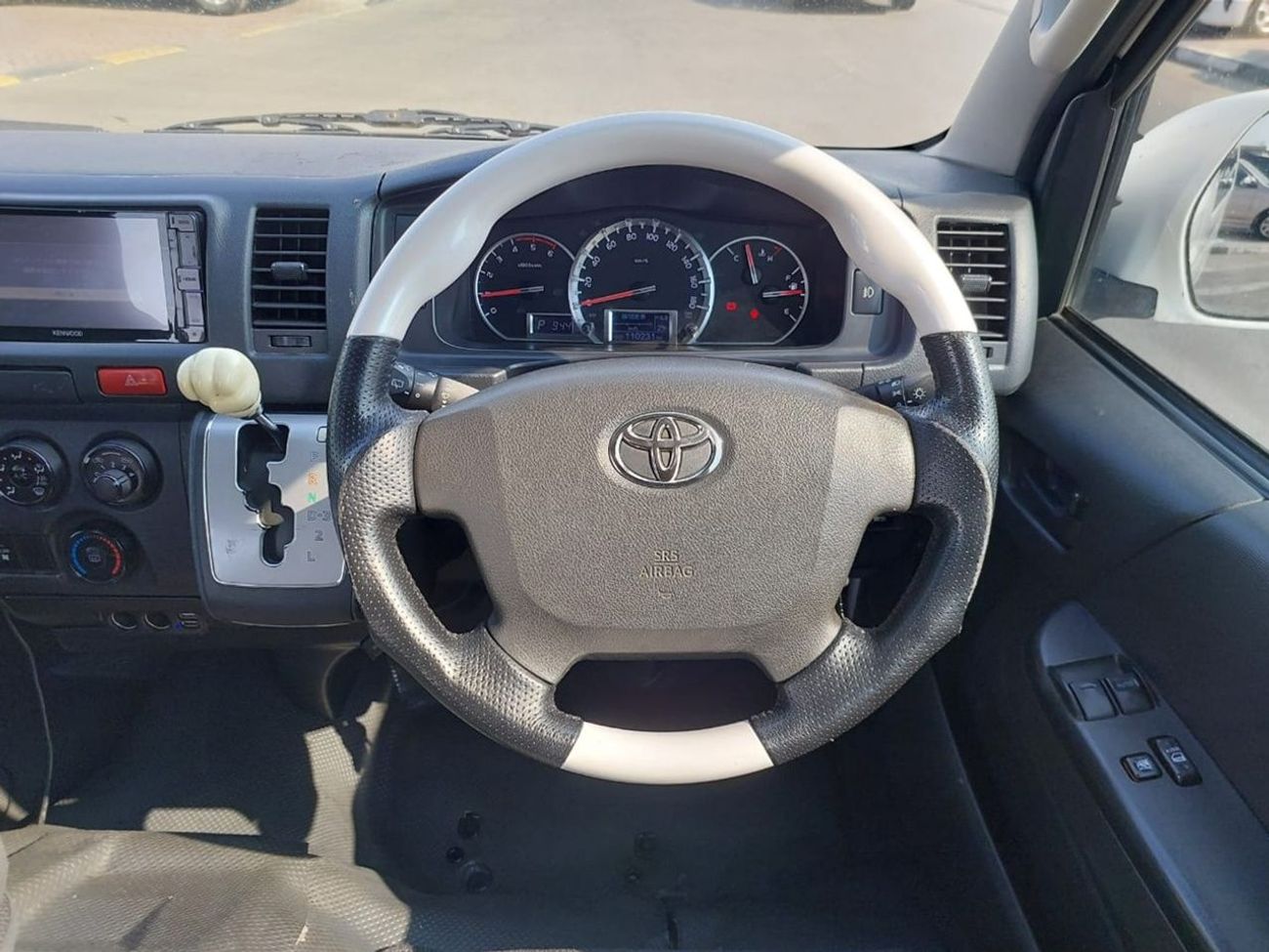 Toyota Hiace TOYOTA HIACE VAN RHD 2014 MODEL 3.0 L DIESEL AUTOMATIC(PM13716)