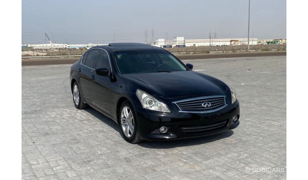 إنفينيتي G37 السياره بحاله ممتازه جدا لا تحتاج إلى أي مصاريف