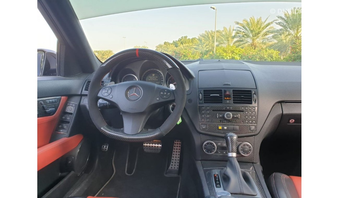 مرسيدس بنز C 63 AMG Mercedes C-63 AMG 2009 US perfect condition inside and outside