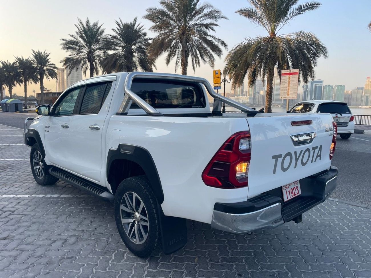 تويوتا هيلوكس S GLX 2.8L AWD A/T