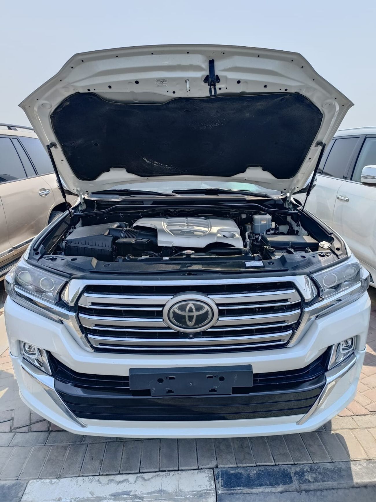 Toyota Land Cruiser / VXR 5.7/ ORG SHP/ HYUDRAULIC/ LOT#58646