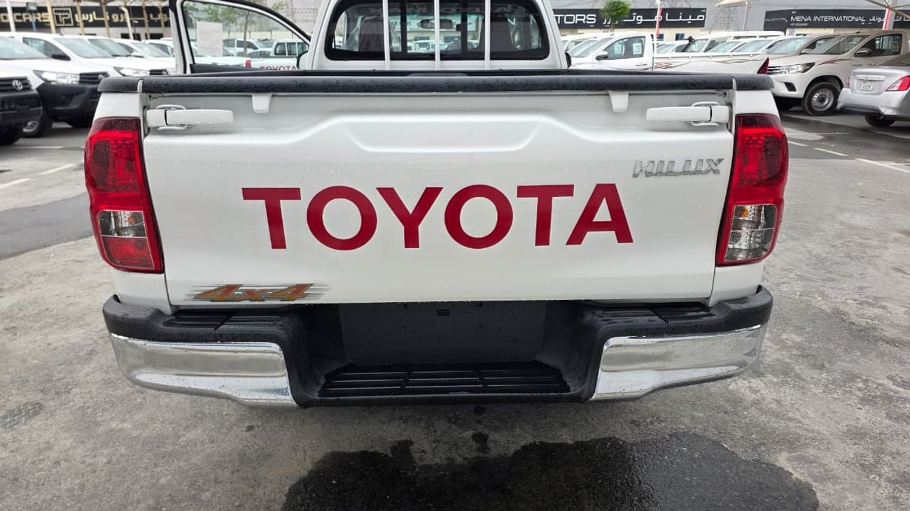 تويوتا هيلوكس 2026 Toyota Hilux Single Cabin M/T 4x4 2.7L Gasoline