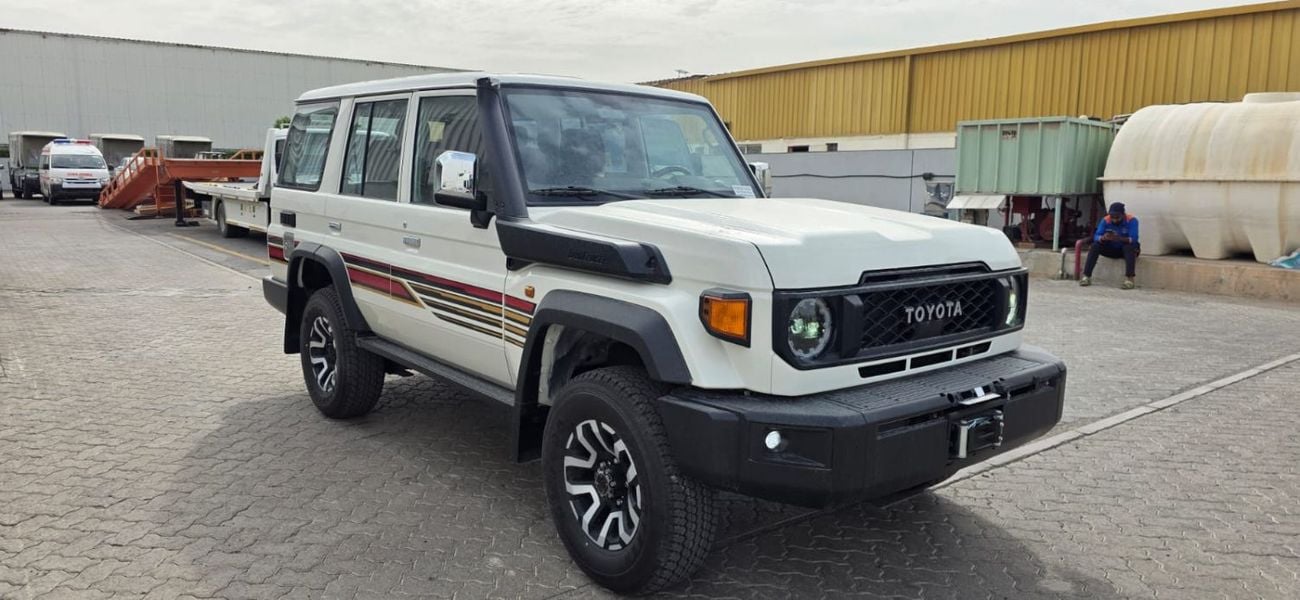 تويوتا لاند كروزر 70 2.8 DIESEL FULL OPTION