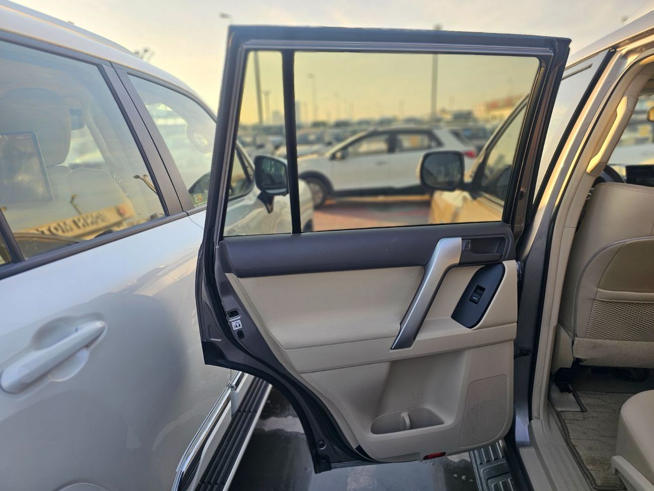 تويوتا برادو Toyota land cruiser Prado year 2022 FULL OPTION petrol engine brown color automatic transmission v6