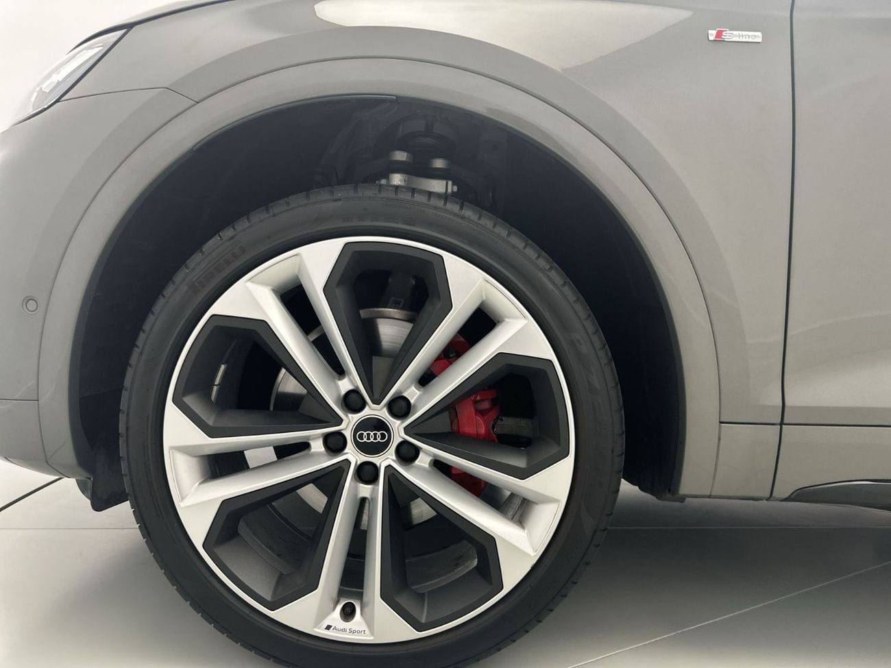 Audi Q5 45 TFSI Quattro Design 2.0L Q5 Sportback S line 45 TFSI quattro 249h (Ref# 44136) - EXCLUSIVE OFFER